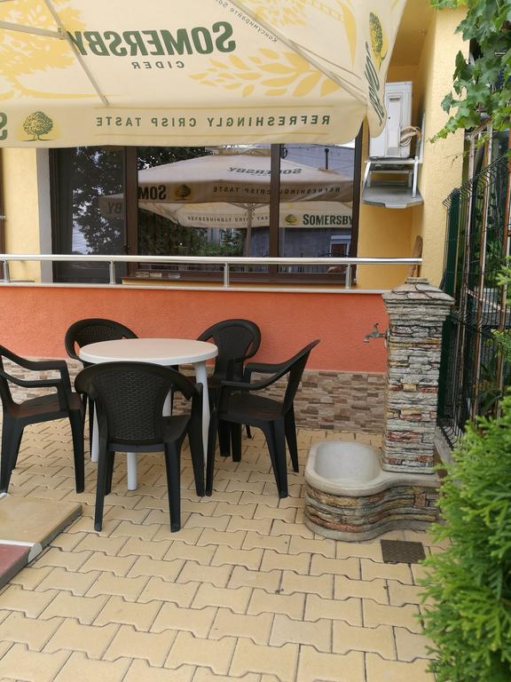 Guest House Karaulanov Elhovo  Ngoại thất bức ảnh