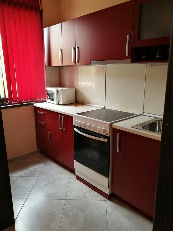 Guest House Karaulanov Elhovo  Ngoại thất bức ảnh